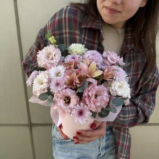 Нежная композиция в цилиндре с эустомой + сладкий подарок 🎁