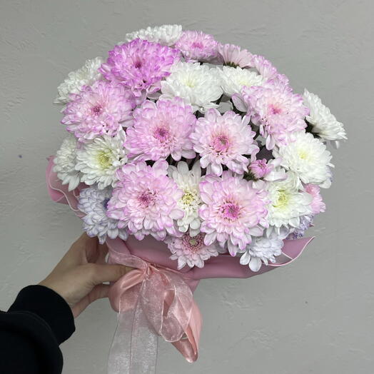 Композиция-комплимент из разноцветной хризантемы 💕💜