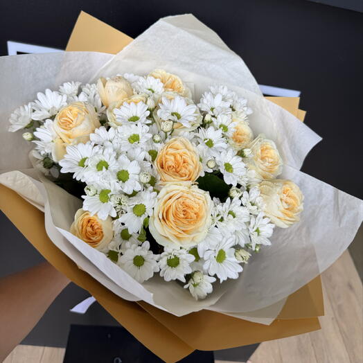 Chrysanthemum and Roses💛