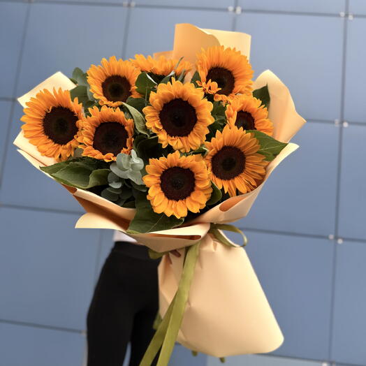 «Подсолнухи и эвкалипт: букет, который согревает🌻»