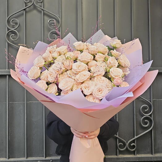 Букет кустовых роз 💐