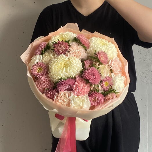 Букет нежный с астрой, хризантемой, диантусами и гортензией 🌺