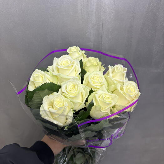 Пачка из 10 роз Магади 50 см