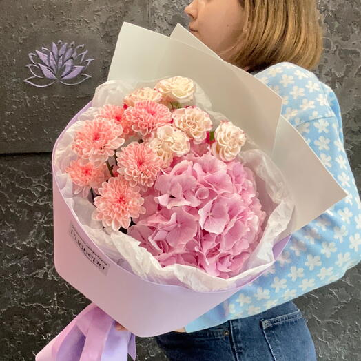 Букет с розовой гортензией 💗