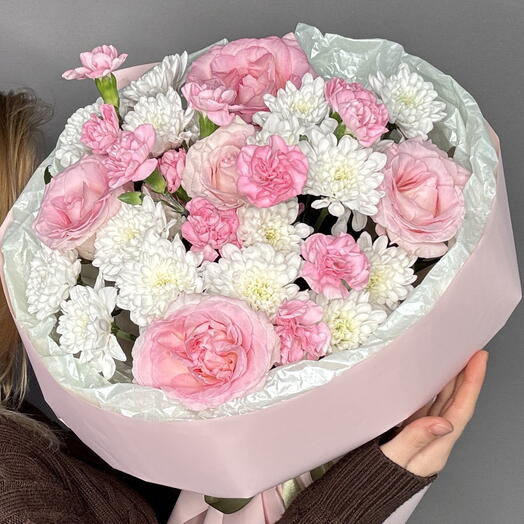 «Аромат чувств» 💕🌸 нежное трио из роз, кустовой хризантемы и диантусов