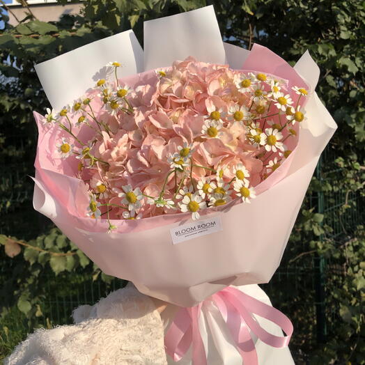 🌸Букет с нежной розовой гортензией и ромашками Bloom Room