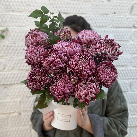 Осенняя композиция с хризантемой бигуди и ветками ежевики💜 на день рождения мамы, дочки, сестры💜