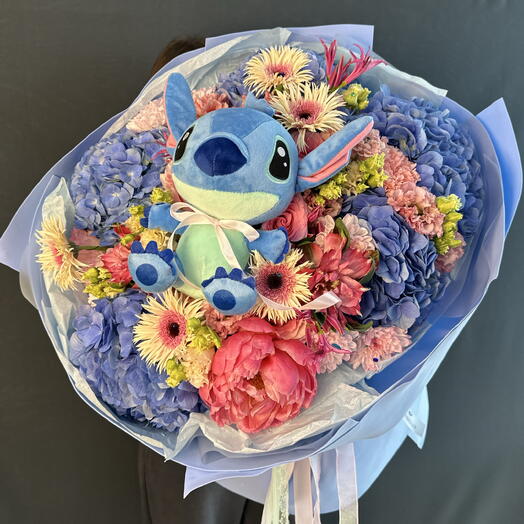 Сборный букет с гортензией, эустомой, розой и стичем 💙💕
