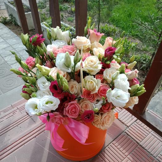 Caja de rosa arbustiva y eustoma