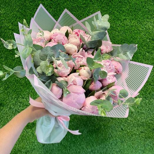 29 delicate dutch peonies💘