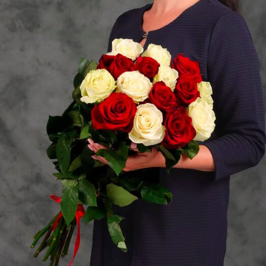 15 red and white roses