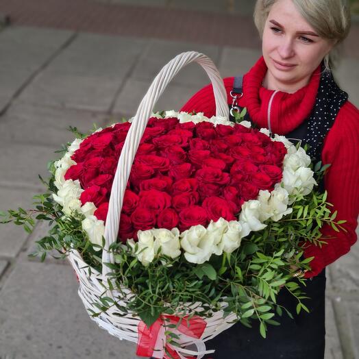 Корзина Сердце из 101 розы