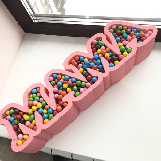 Penobox mom with dragees m m mmdms
