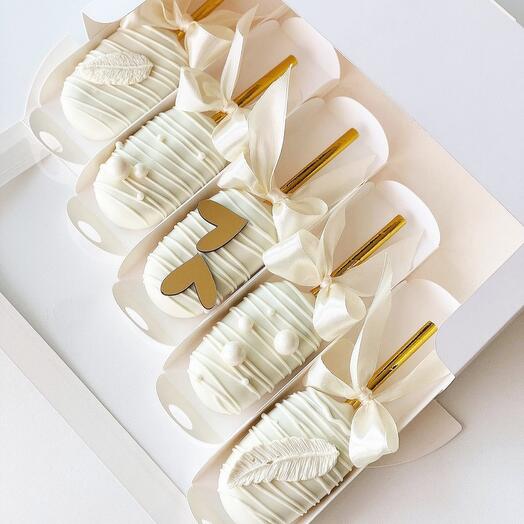 Пирожное картошка, в белом шоколаде с сердечками