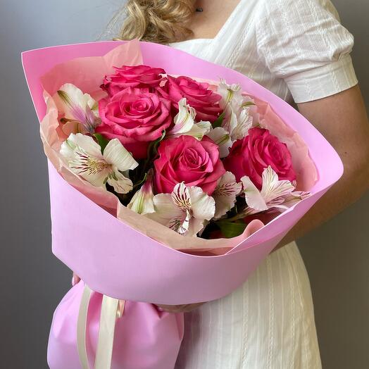 Rosas y alstroemeria