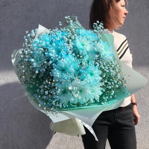 Bouquet with chrysanthemum and gypsophila