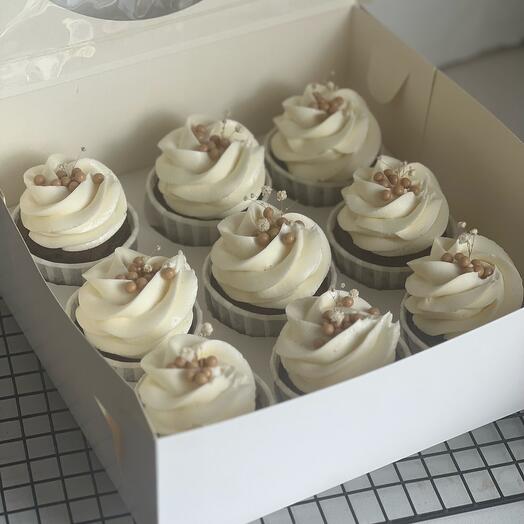 Cupcakes "snickers" 9pcs as a gift
