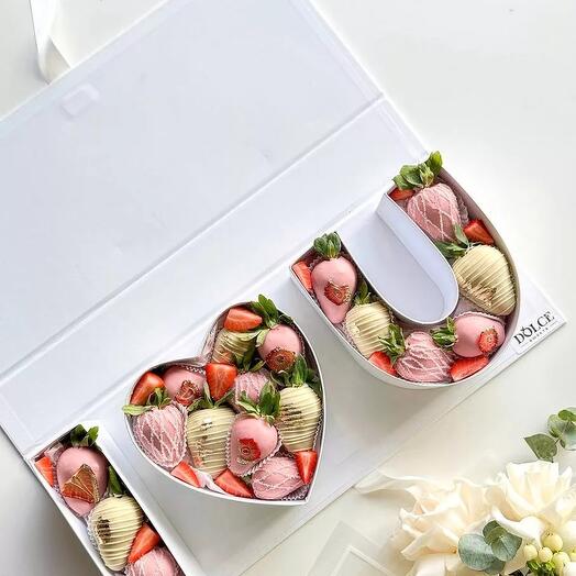 Клубничный бокс "I LOVE U" WHITE 2.0. Клубника в белом и розовом шоколаде