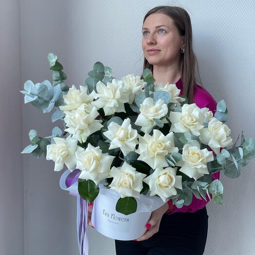 Цветы в коробке розы