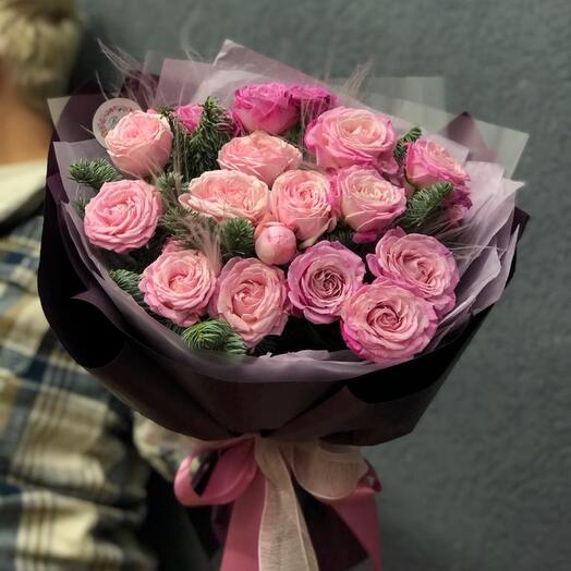 Rosas en forma de peonía en la decoración