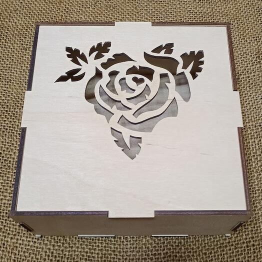 Подарочная коробочка с розой