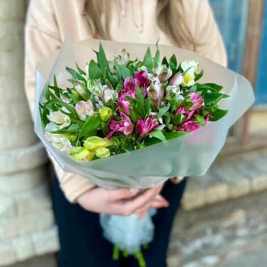 15 Альстромерий в букете💐