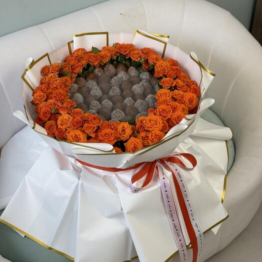 Bouquet (size M with roses, orange)