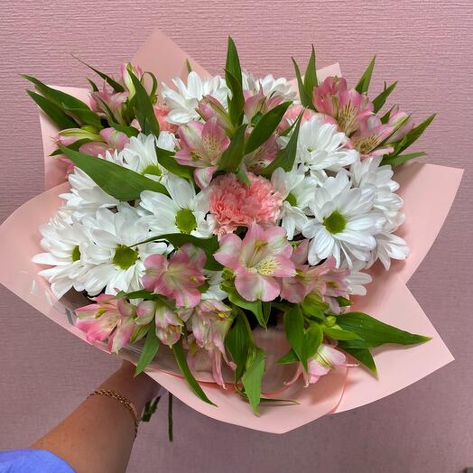 Bouquet with alstroemeria and chrysanthemum