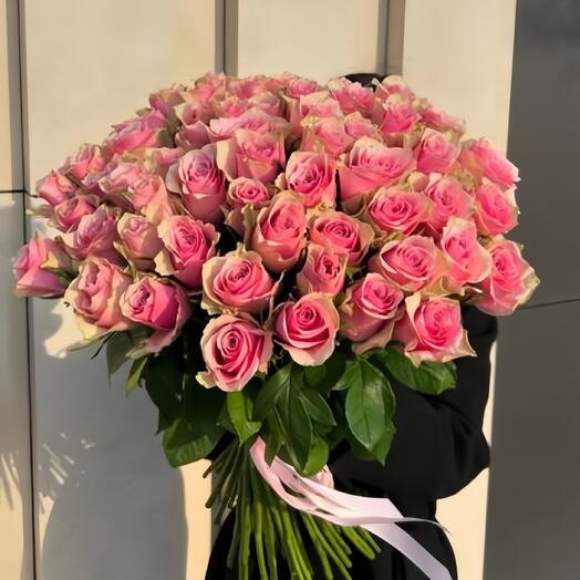 Розовые розы 61 штука