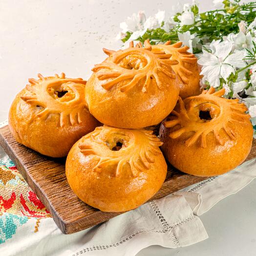 Сет из курников с сыром сулугуни и пармезаном