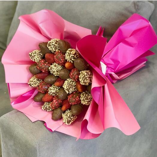 Букет из клубники в шоколаде Сладкий сюрприз