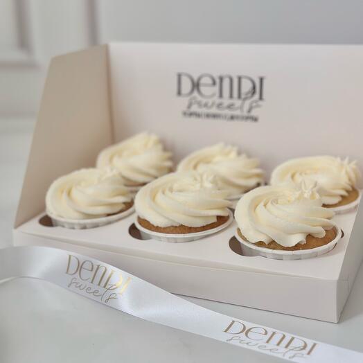 Капкейки с шапочками из крем-чиза