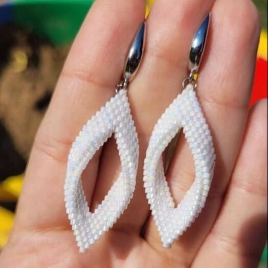 Серьги из бисера "Листики"