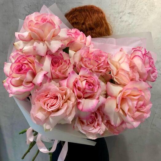 Воздушный букет из французских роз