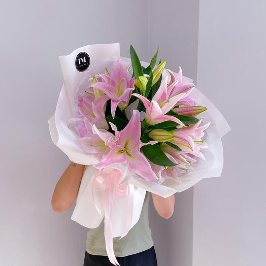 Моно букет из лилии