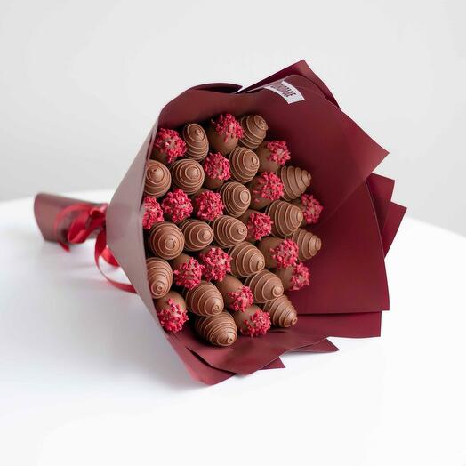 Chocolate strawberry bouquet with red dried fruit