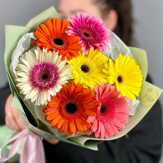 Монобукет из ярких разноцветных гербер.Букет 227 Milin bouquet