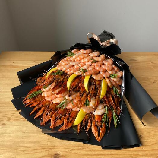 Мужской букет раки и креветки