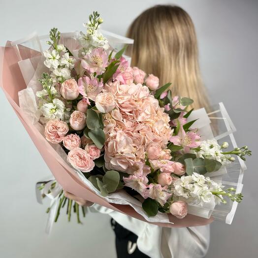 Авторский букет: Гортензия | Маттиола | Кустовая Роза