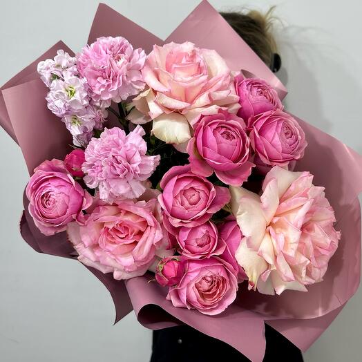 Букет французские розы пион розы маттиола «Секрет нежности»