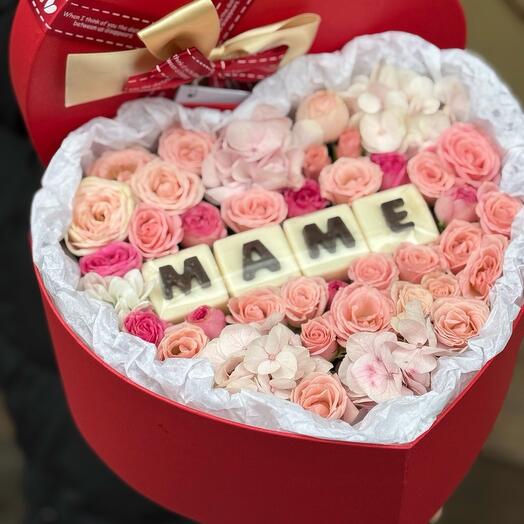 Цветы в коробке мамулечке