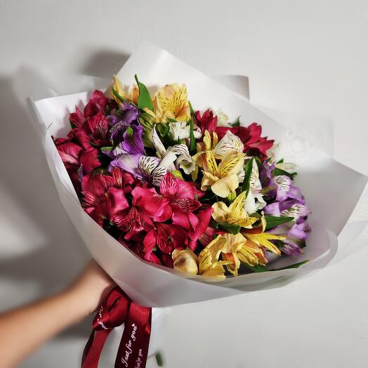 Just for you 💕 Bouquet of 9 alstroemeria