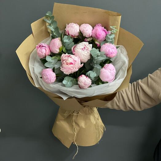 Букет Пионов в крафте