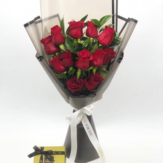 12 Red Rose Bouquet with Chocolat Box