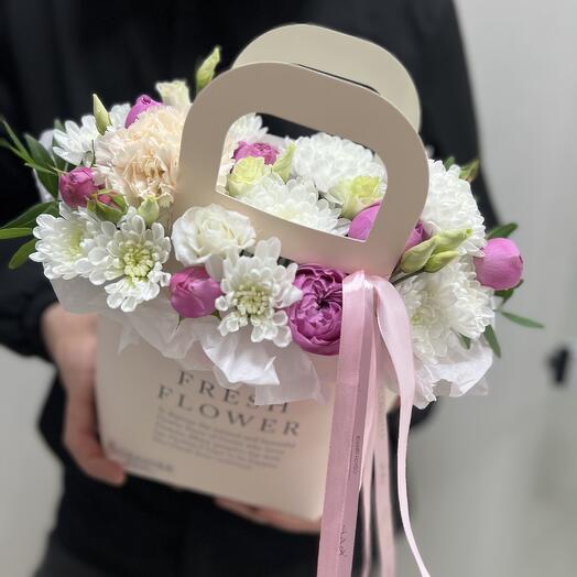Цветы в коробке комплимент 🌸