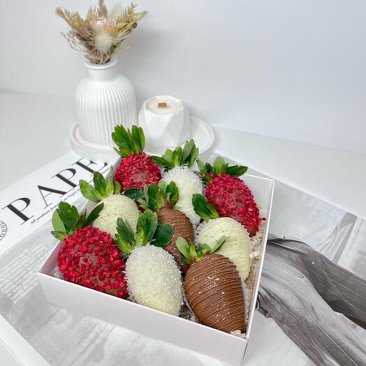 Набор клубничек «Романтика» (9-12🍓)