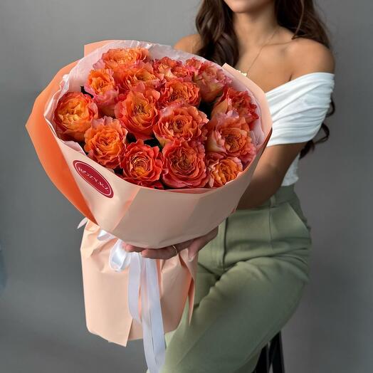 Букет из 15 пионовидных оранжевых роз