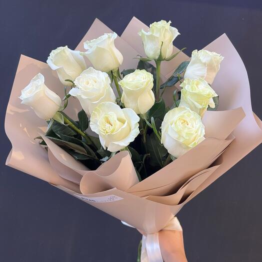 10 white roses bouquet