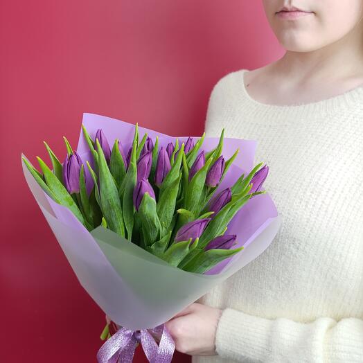 💜19 фиолетовых тюльпанов