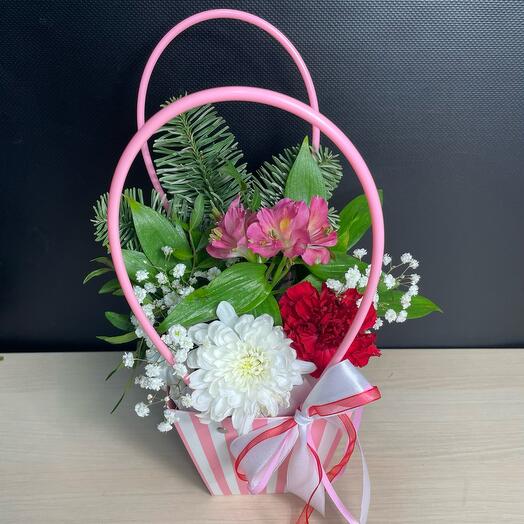 Корзина с цветами